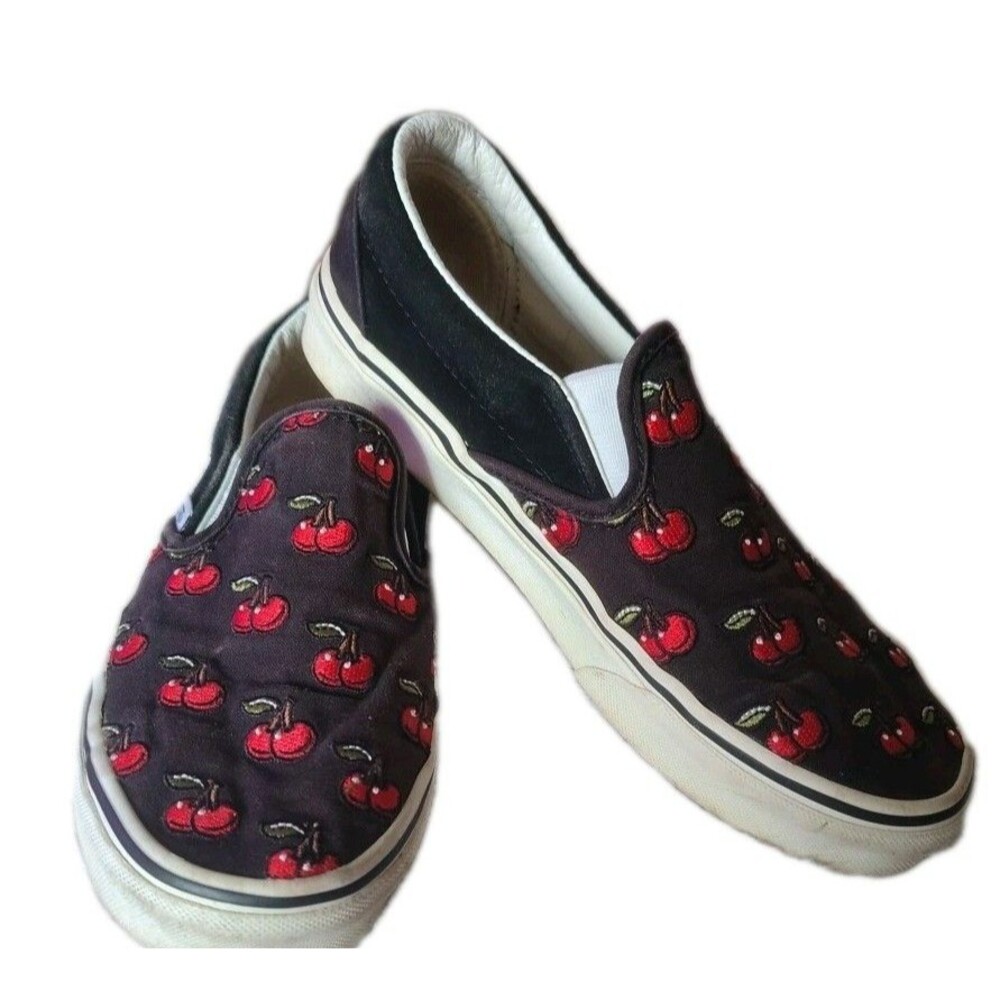Vans off the walls Classic Slip on Sneakers Cherry Embroidered  Men's 6.5 W-8.0